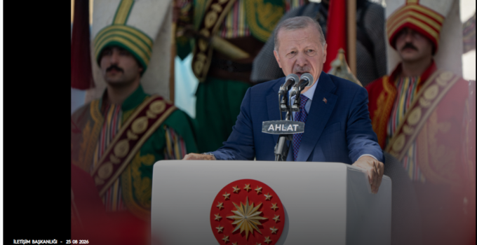 Cumhurbaşkanı Erdoğan Ahlat’tan Seslendi: ”Ahlat, millet olma bilincimizin, birlik ve beraberliğin en güçlü işaretidir”